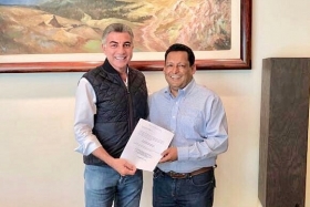  Alv&iacute;zar se comprometi&oacute; a preservar el &aacute;nimo de colaboraci&oacute;n con el magisterio a favor de la educaci&oacute;n