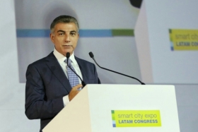Tony Gali presenta "Ciudadan&iacute;a y Gobierno para el bien com&uacute;n "