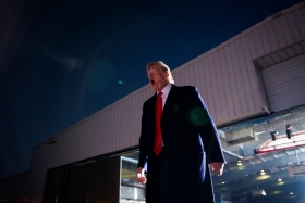 Trump dice que EU planea "ciudades de carpas" para los migrantes