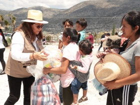 La directora general, Leonor Vargas Gallegos aclar&oacute; que el SEDIF no condiciona los apoyos