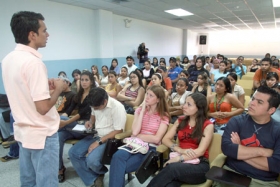 Estudiantes podr&aacute;n continuar sus estudios