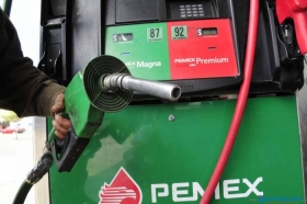 La gasolina Magna y del Di&eacute;sel disminuir&aacute;n un centavo, mientras que el de la Premium retroceder&aacute; tres centavos