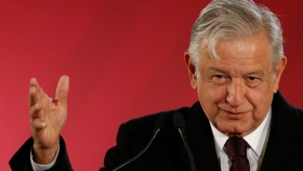 AMLO presenta declaraci&oacute;n patrimonial, no tiene bienes