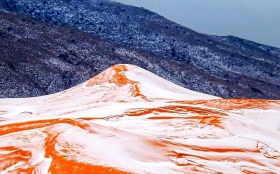 Ins&oacute;lita nevada en el desierto del Sahara; la segunda en 40 a&ntilde;os