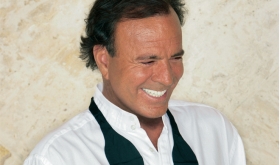 Julio Iglesias ofrecer&aacute; concierto en Puebla