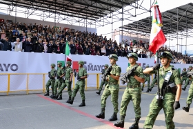 Se presentaron 13 carros aleg&oacute;ricos creados por alumnos y reconocidos artistas poblanos