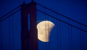 La Luna tiene la culpa de que tus d&iacute;as sean 'taaan largos'