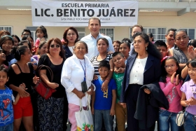 El Ejecutivo se reuni&oacute; con padres de familia y alumnos, donde reconoci&oacute; la dedicaci&oacute;n de los docentes poblanos