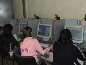 &nbsp;A diciembre de 2015, contaba con 12.1 suscriptores de este servicio por cada 100 habitantes