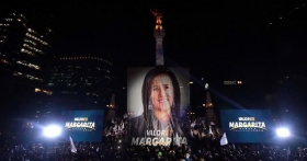 Reuni&oacute; a sus seguidores en el &Aacute;ngel de la Independencia