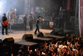 El Duelo deleit&oacute; a los poblanos en el Foro Art&iacute;stico de la Feria 2016