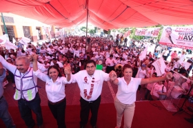 En Acatl&aacute;n de Osorio se comprometi&oacute; a trabajar en beneficio de los m&aacute;s necesitados 