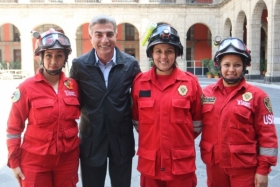Particip&oacute; en la entrega de reconocimientos a 19 equipos de b&uacute;squeda y rescate, que encabez&oacute; el presidente EPN