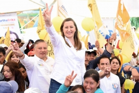 Se comprometi&oacute; a brindar todo el apoyo a productores del campo
