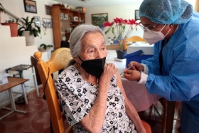 &iquest;D&oacute;nde pedir a domicilio aplicaci&oacute;n de vacunas Covid para adultos mayores?