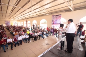 Realiza eventos de campa&ntilde;a por la Mixteca 