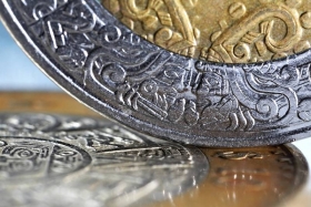 El d&oacute;lar se vende debajo de las 21.50 unidades