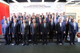 El pr&oacute;ximo Presidente expuso los 25 proyectos de infraestructura y programas sociales 
