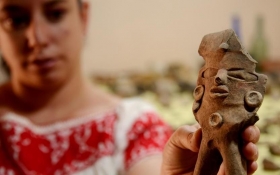 M&aacute;s de 130 figurillas que representan a mujeres embarazadas.