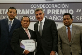 En la administraci&oacute;n se han realizado diversas acciones a favor de los maestros 