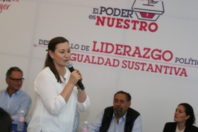 es&uacute;s Giles remarc&oacute; la importancia de la participaci&oacute;n pol&iacute;tica de la mujer en los comicios de 2018