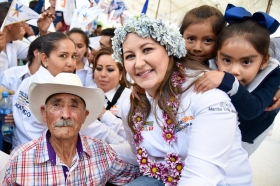 Remarc&oacute; la importancia de brindar medicinas y una buena atenci&oacute;n m&eacute;dica a los adultos mayores
