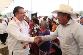 Doger Guerrero tambi&eacute;n se reuni&oacute; con priistas de la junta auxiliar de San Mateo Matzaco