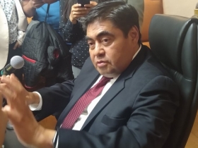 Le pido a Esteban Moctezuma que saque de aqu&iacute; de Puebla al Dar&iacute;o Carmona, dijo
