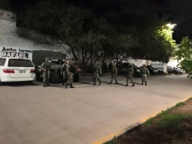 Polic&iacute;as militares y polic&iacute;as federales   