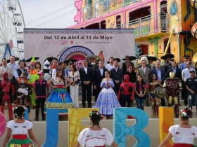 El Gobernador de Puebla Tony Gali recorri&oacute; diversos stands 