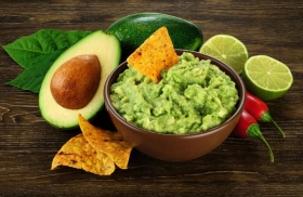 El material trabaja como &ldquo;segunda piel&rdquo; para el aguacate.