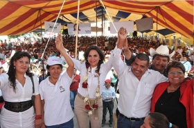 Blanca Alcal&aacute; recibi&oacute; el apoyo de Antorcha Campesina en Atlixco