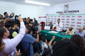  Present&oacute; el informe que realiz&oacute; PGR donde sale completamente limpio 