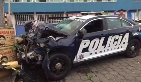 Se desconoce si los oficiales viajaban en estado inconveniente y la Secretar&iacute;a de Seguridad P&uacute;blica y Tr&aacute;nsito Municipal se ha negado a aclarar lo qu&eacute; pas&oacute;.