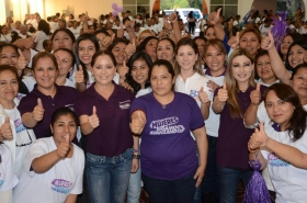 Tony Gali y yo trabajamos por amor a Puebla: Dinorah L&oacute;pez De Gali 