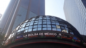 Bolsa pierde m&aacute;s de 30,000 mdd por colapso del petr&oacute;leo y coronavirus