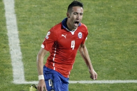 Chile venci&oacute; a Uruguay en un partido muy cerrado.