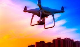 &iquest;C&oacute;mo se tramita la licencia para volar un dron?